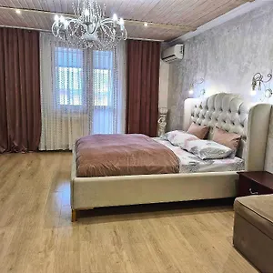 центр цілком спальня і кухня- студія балкон кондеціонер Львов