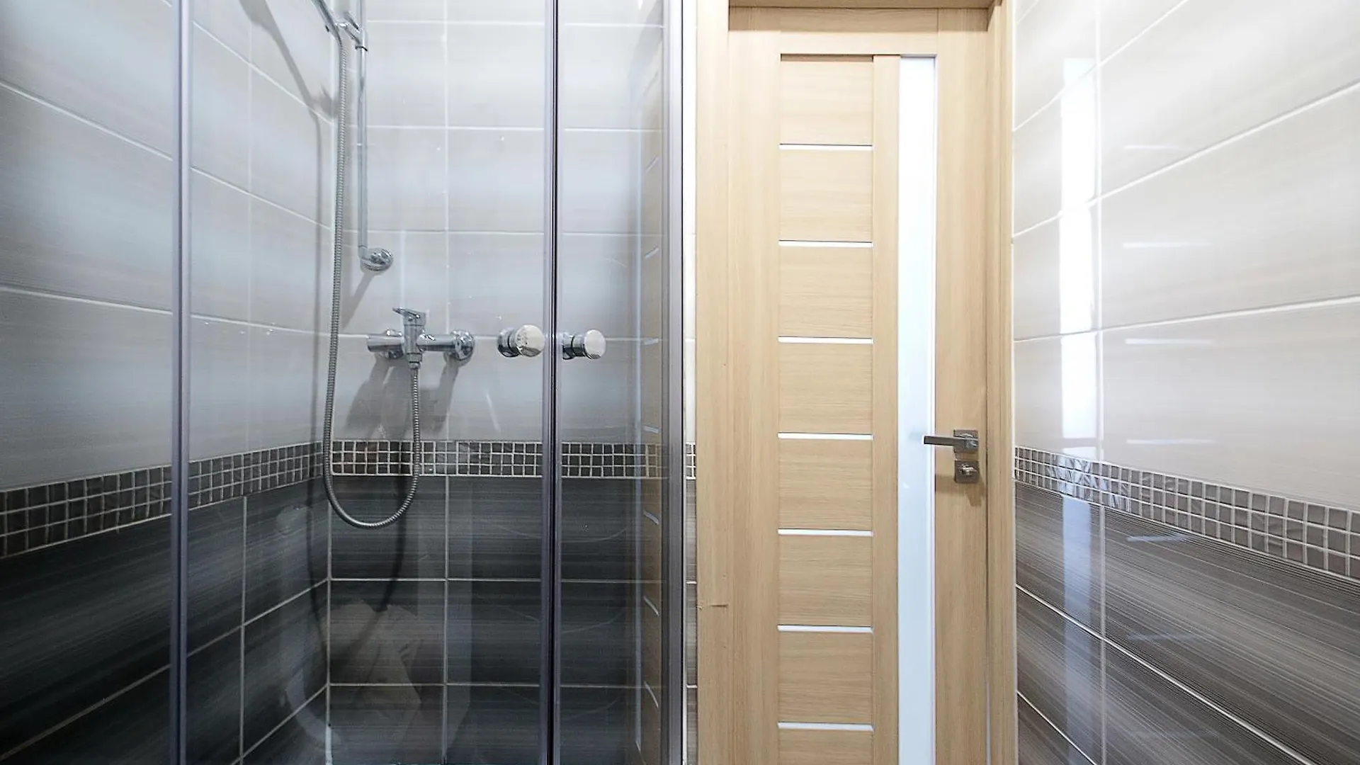 Deluxe Apartments D 29 Lviv 0*,